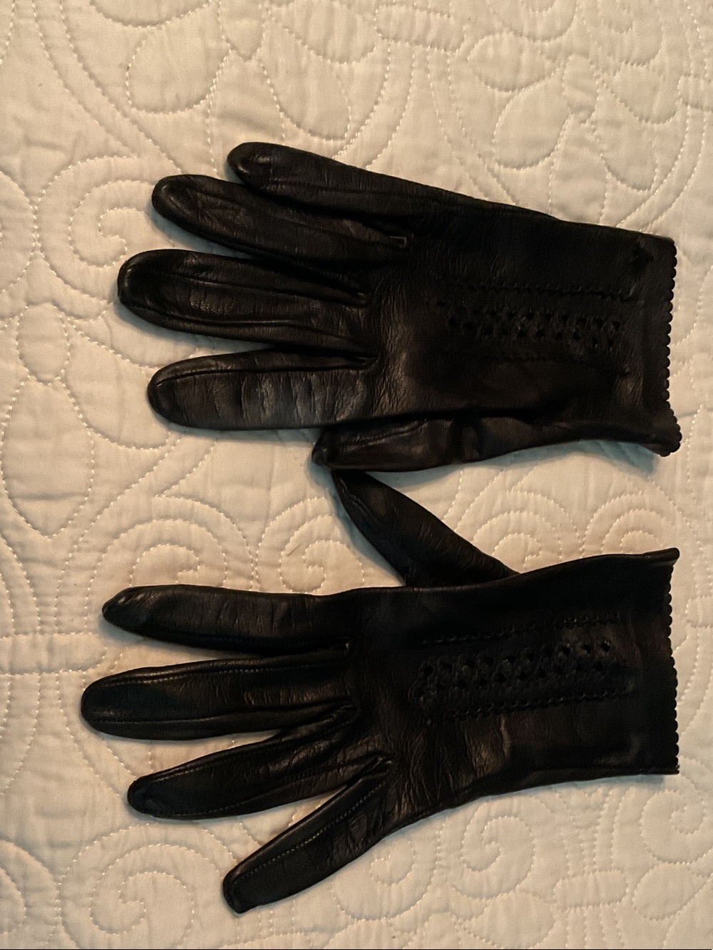 Classic Black Leather Men’s Gloves